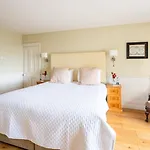 Bay House And Gardens 펜션