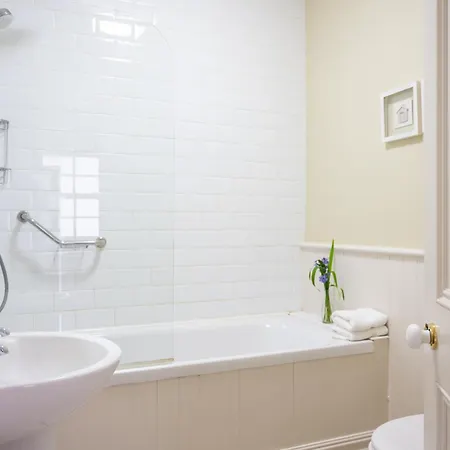 Bay House And Gardens Kells (Kerry)