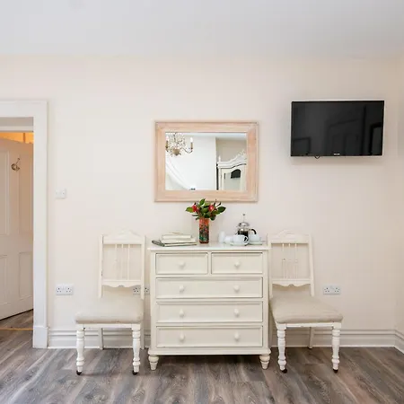 Semesterbostad Bay House And Gardens