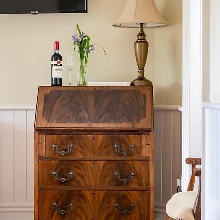 Bay House And Gardens