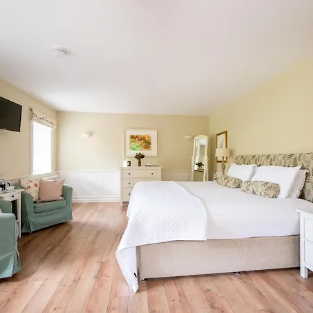 Bay House And Gardens * Kells (Kerry)