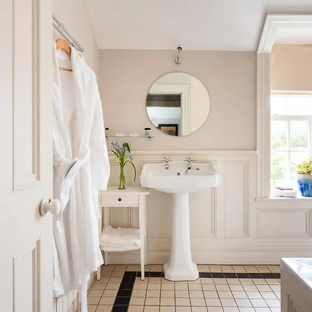 Bay House And Gardens Kells (Kerry)