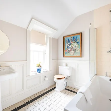 Semesterbostad Bay House And Gardens *