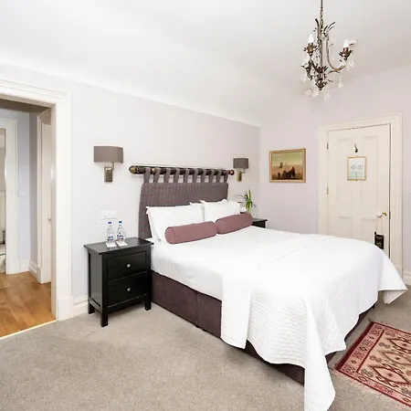 Bay House And Gardens *