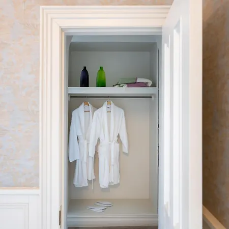 Bay House And Gardens * Kells (Kerry)