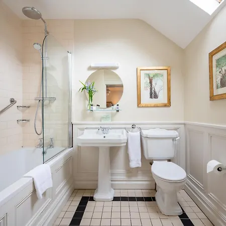 Bay House And Gardens *