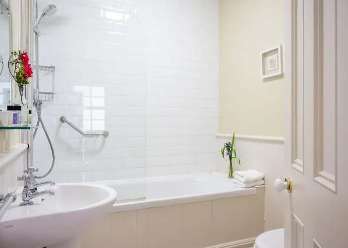 Bay House&gardens Kells (Kerry)