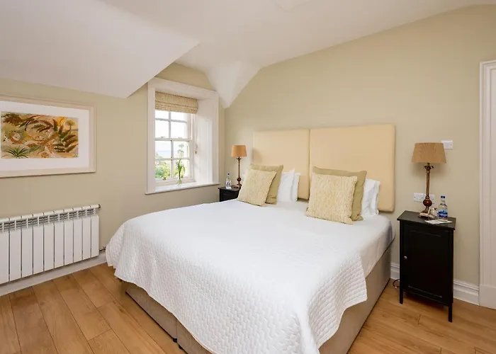 Bay House&gardens Kells (Kerry)