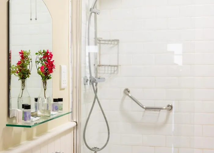 Bay House&gardens * Kells (Kerry)