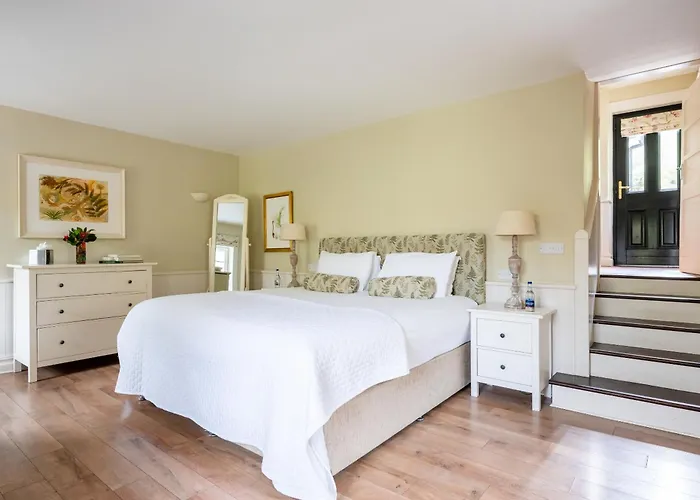 Bay House And Gardens